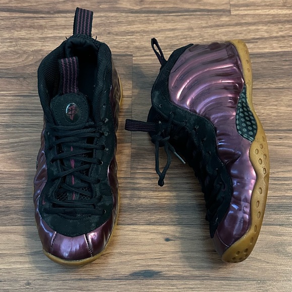 foamposite one maroon